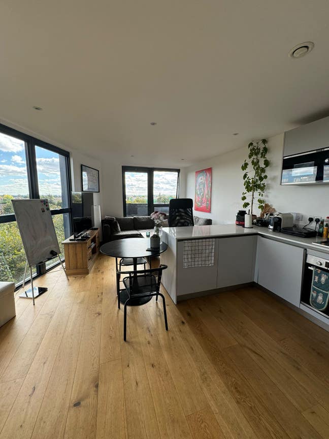 Room in Spacious, Modern 2 Bed, 2 Bathroom Flat Main Photo