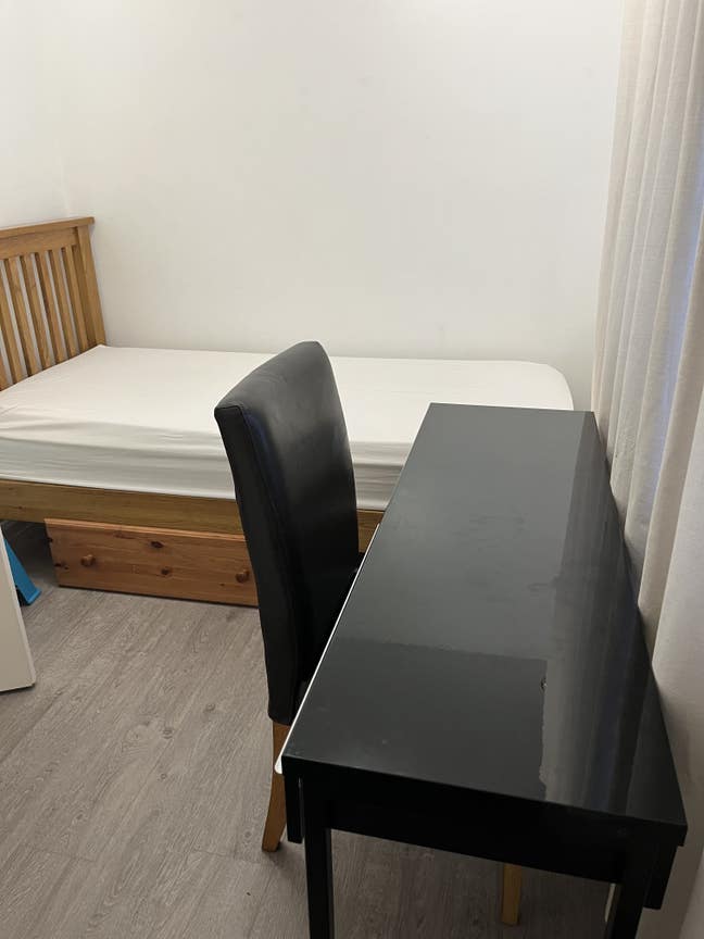 Single Room in a Detached House Main Photo