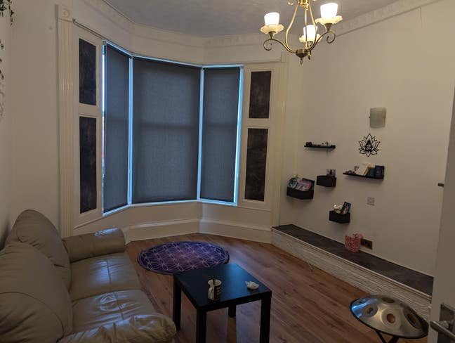 Bedroom in a 2bhk flat Main Photo