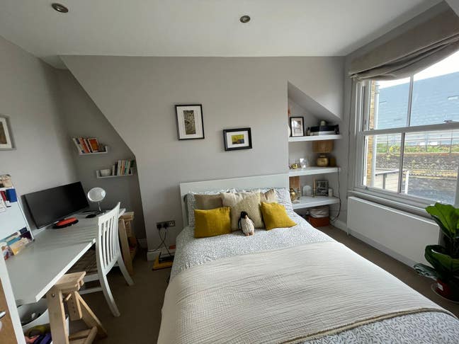 **Spare Room Ad: Seeking 3rd Housemate - Borough** Main Photo