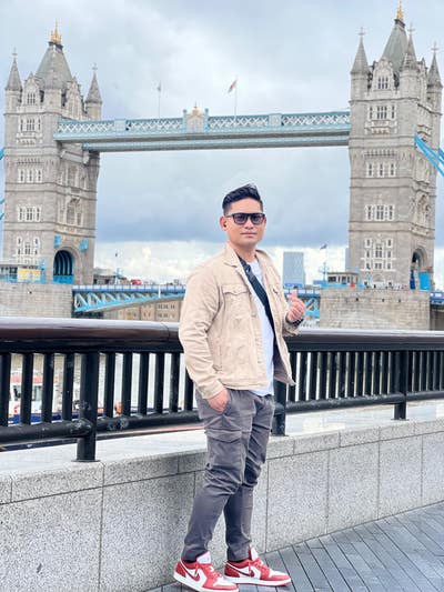 I'm Greg, 38, from Philippines, Social Care Worker Main Photo