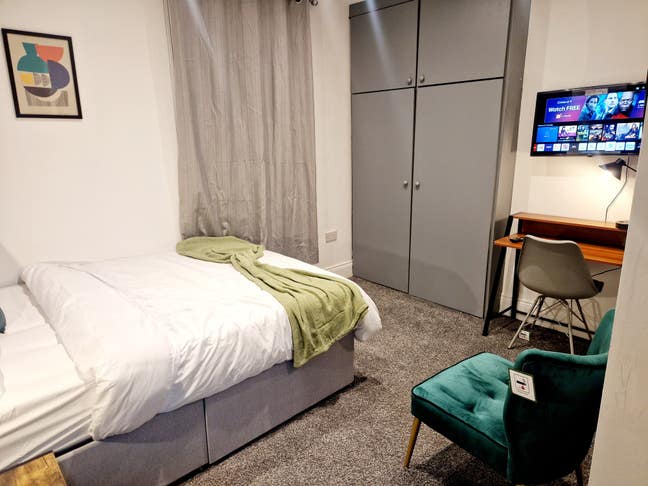🏡 Spacious Double En-Suite Rooms – All Bills Incl Main Photo