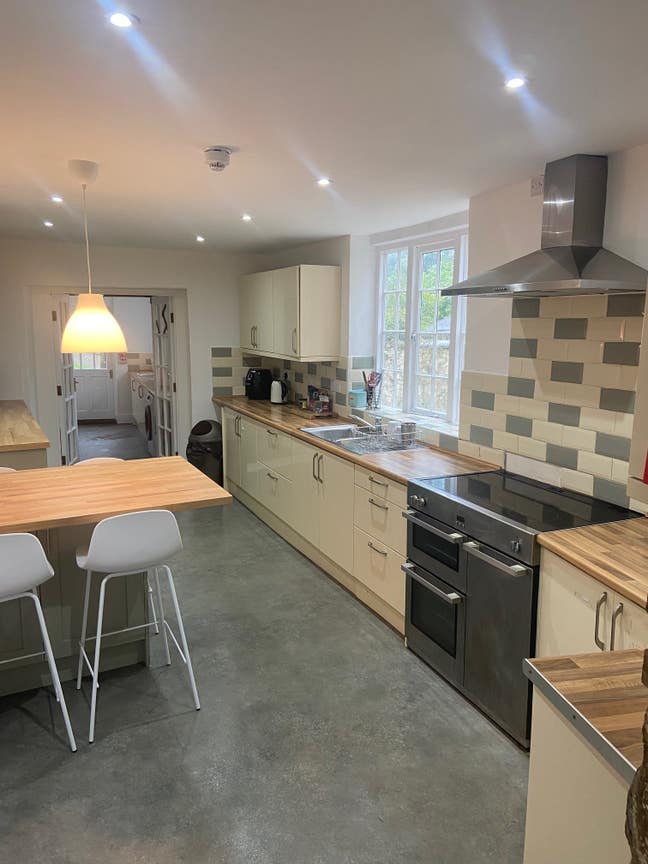 Double room available in Honiton Centre Main Photo
