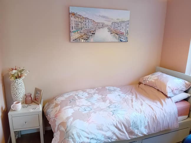 Weeknight room in south Milton Keynes Main Photo