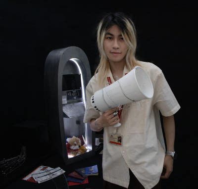 I am a professional male aged 27. I am lookin... Main Photo