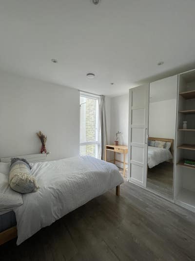 Modern furnished double room nr Queens Rd Peckham Main Photo