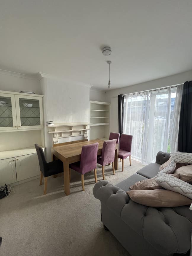 Cosy single room available in a quiet shared house Main Photo