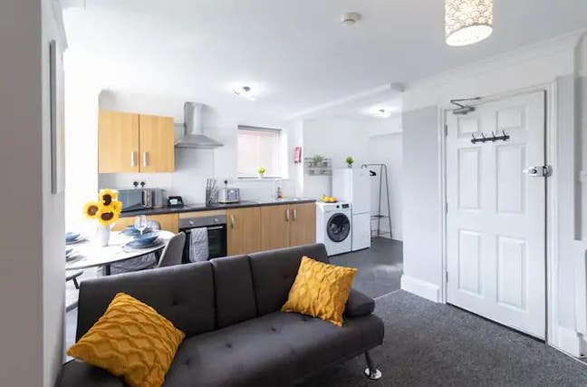 Cosy Flat in Southsea (All Bills Not Included) Main Photo