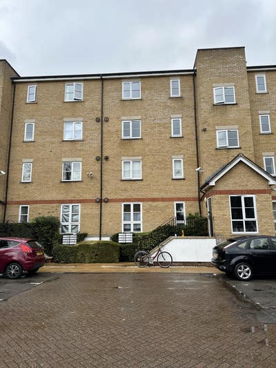 Large Double Room Prime Location  Isle of Dogs E14 Main Photo