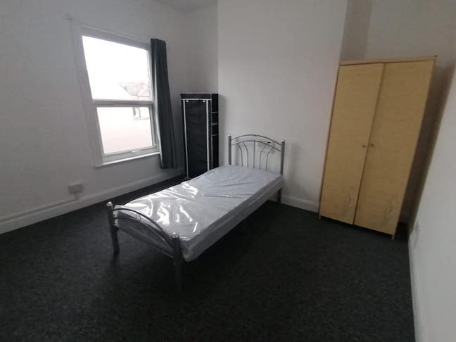 🚨 En Suite Rooms Available Now! 🚨 No Dep Main Photo