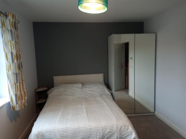 Large double room in peaceful location Main Photo