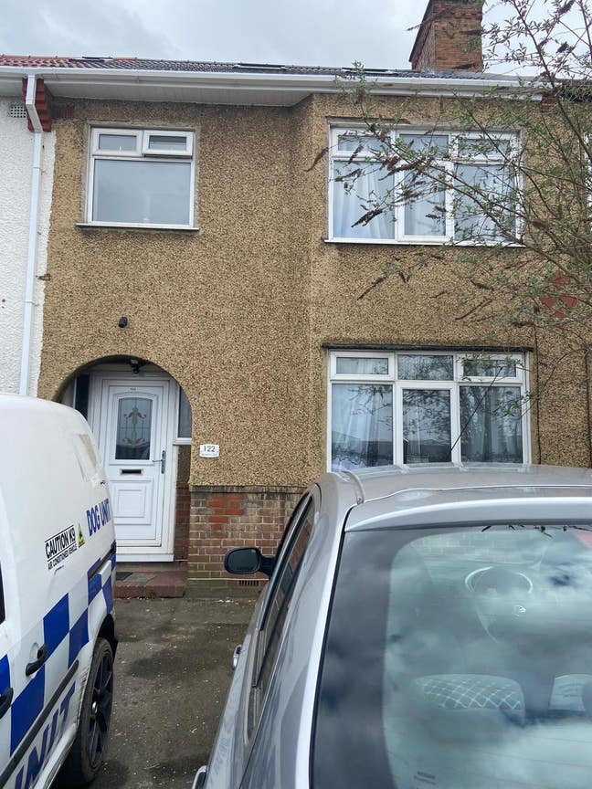 Studio Flat in London, Harrow HA14UH Main Photo
