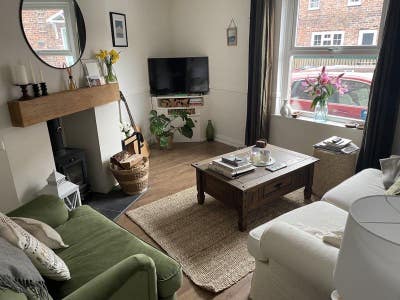 Lovely Double Room in a Cosy House Main Photo