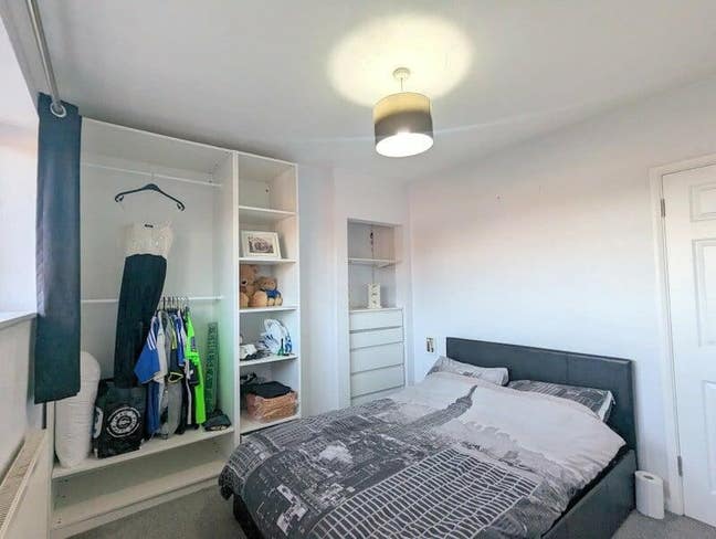 Double Bedroom to rent in Feltham  Main Photo