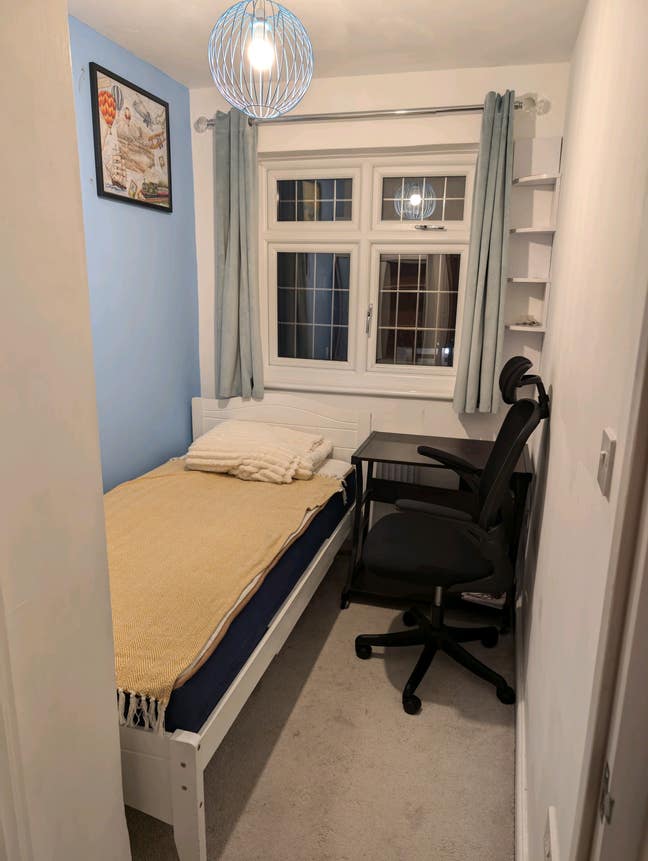 Single room available  Main Photo