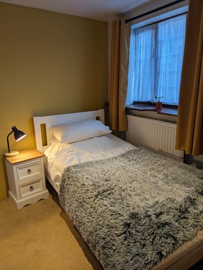 Single room in homely, quirky cottage. Main Photo