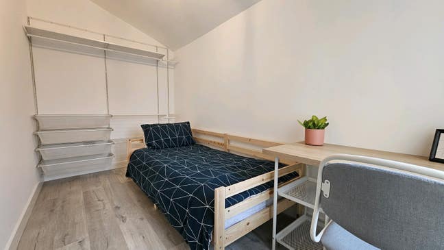 Newly decorated bright rooms nr Science Park Main Photo