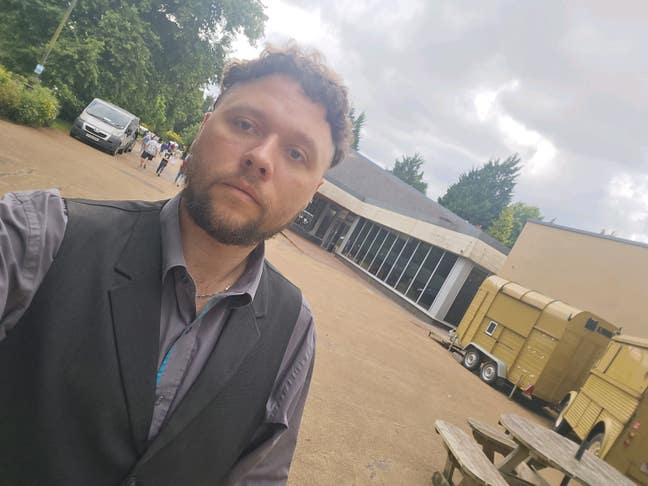 Looking for a place for about year Main Photo