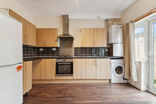 Double Room Available to Rent in Mitcham Incl bill Main Photo