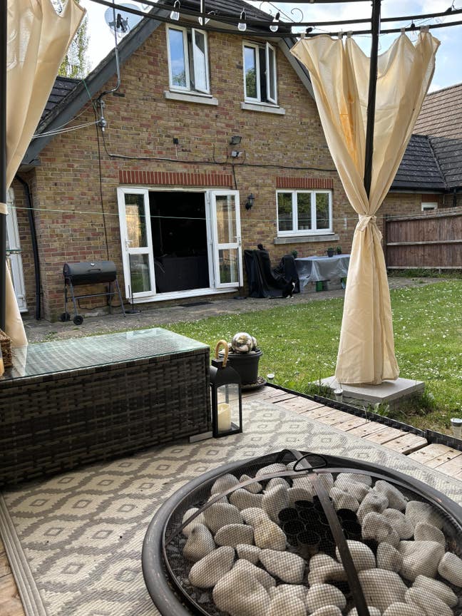 Modern Studio Room  Main Photo