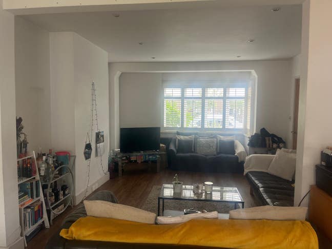 Great value double in social house with garden Main Photo