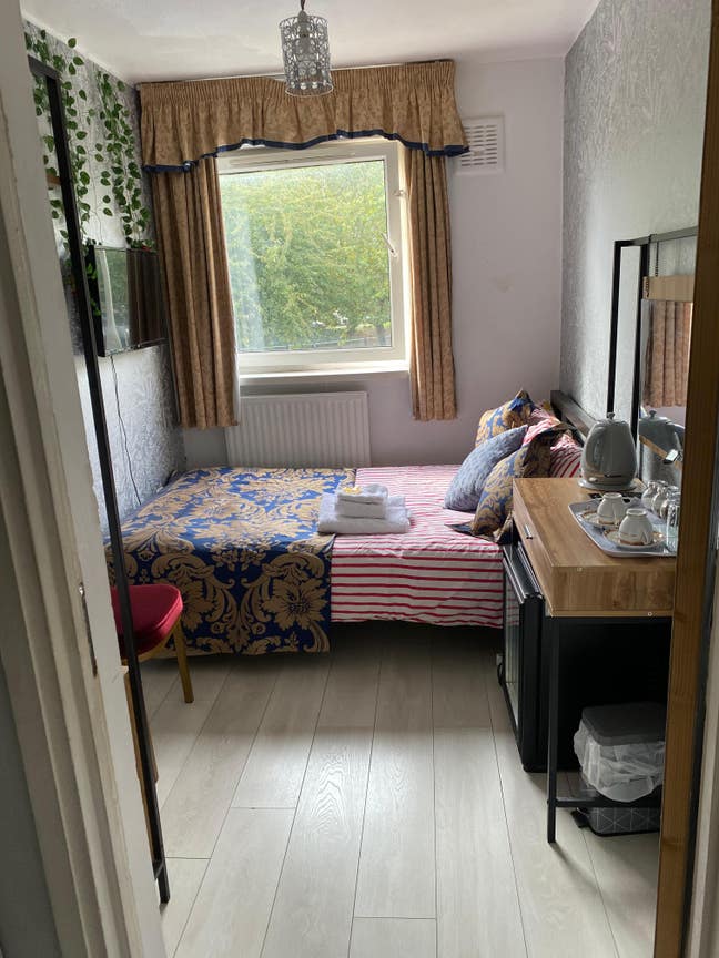Single Room in Mile End Main Photo
