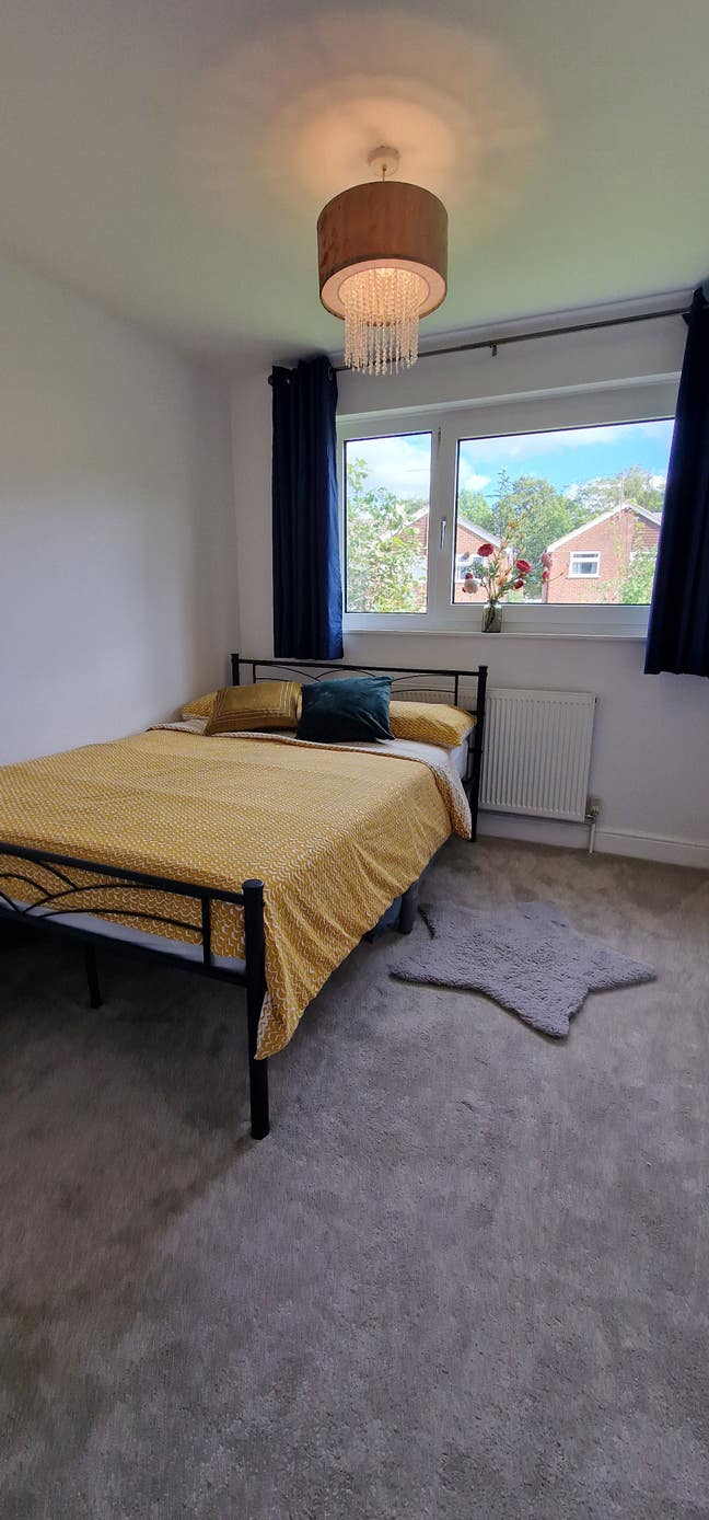 Double Room to Rent Main Photo