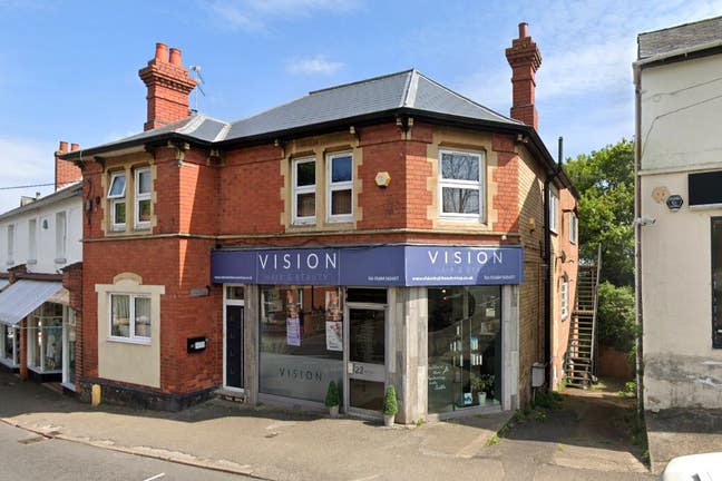 Large double room in shared flat Main Photo