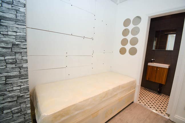 🚨 Modern house - ensuite room Main Photo