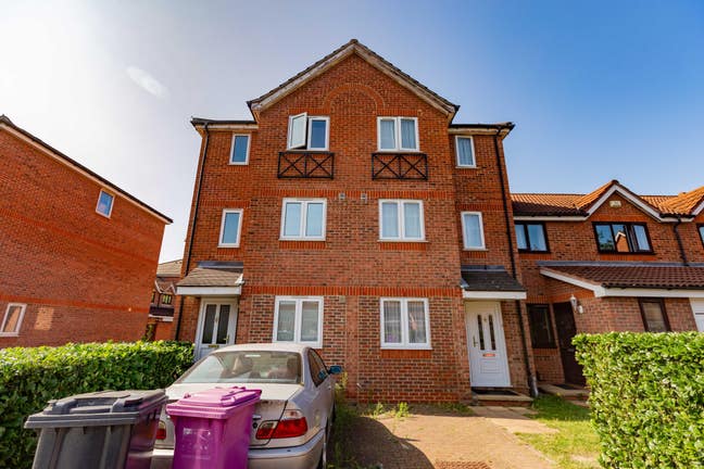 Bright Double Room in 5Bed House in Mudchute Main Photo