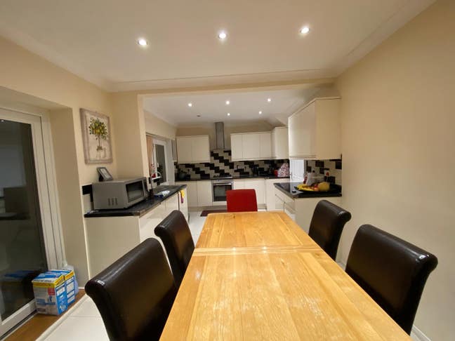 A large double bedrooms in Gravesend  Main Photo