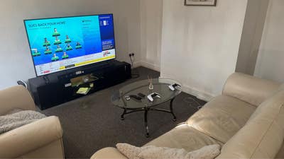 One bedroom furnished  Main Photo