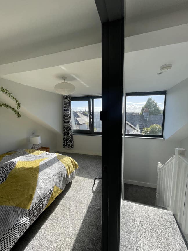 Two bed bright and homely apartment Main Photo