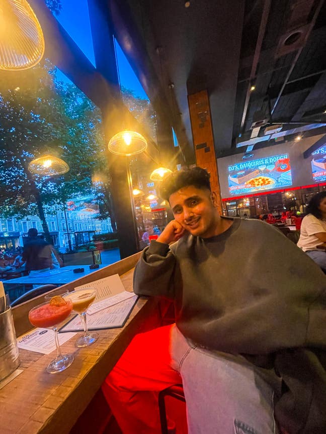 Couple seeks double room with ensuite  Main Photo