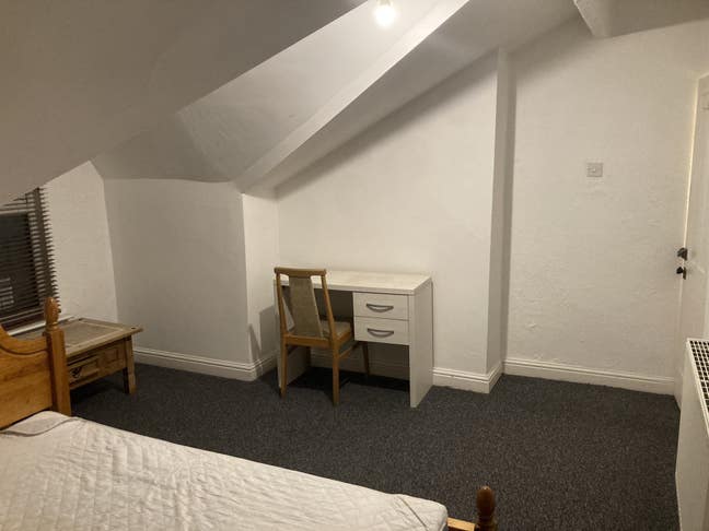 Double room in Large clean shared house Main Photo