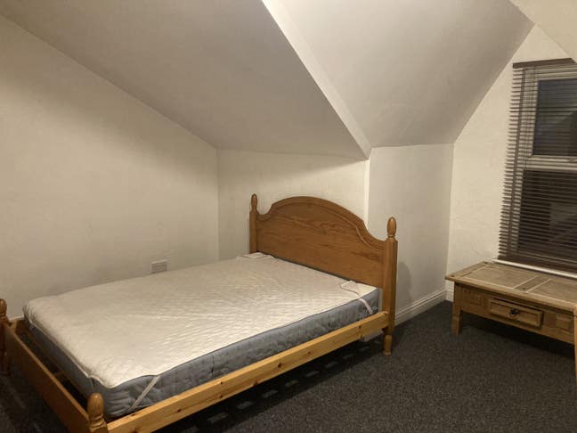 Double room in Large clean shared house Main Photo