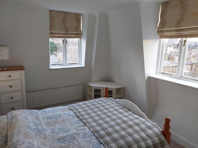 Zone 2, for Canary Wharf, Bank, Cannon St.& more Main Photo