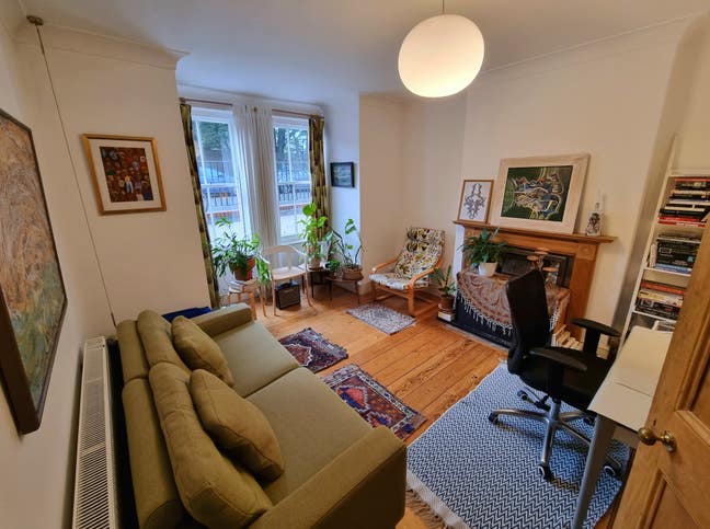 Double Room Spacious Flat with Garden Main Photo