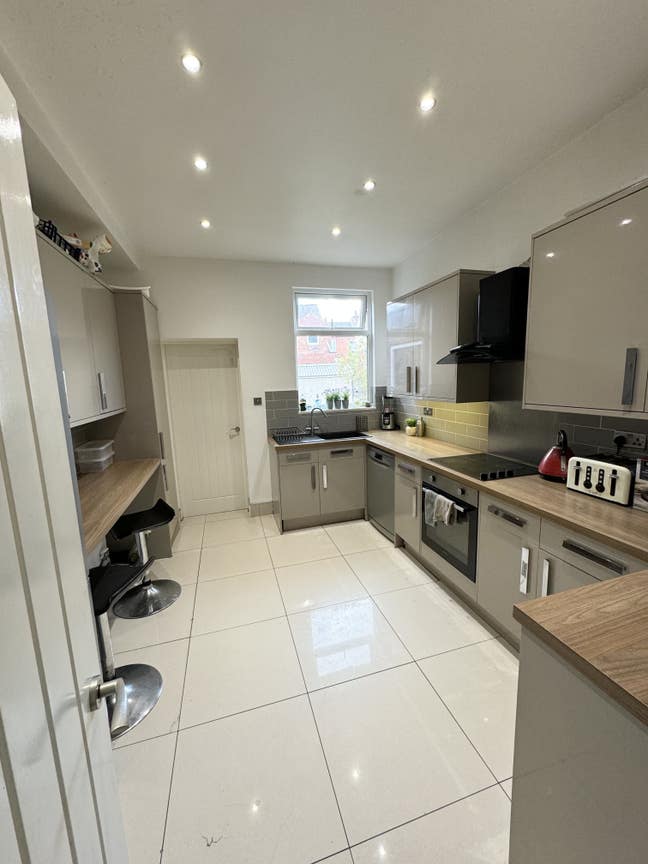 😍🏠Stunning Houseshare - All Bills Included✨🏠 Main Photo