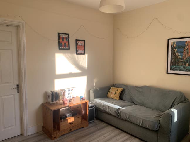 Double room in 3-bed Newham house Main Photo