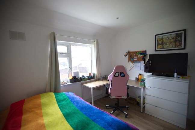 Bright and spacious room in Kidbrooke  Main Photo