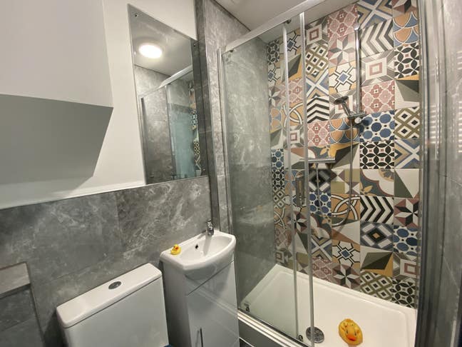    CV2 4FP City Centre ensuite Room Main Photo