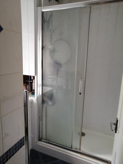 Room in 3 bed house Main Photo