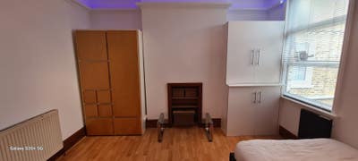 New Large Double Room with Own Kitchen inc Bills! Main Photo