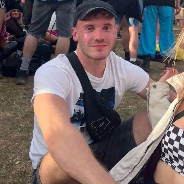 24 y/o male looking to move to London! Main Photo