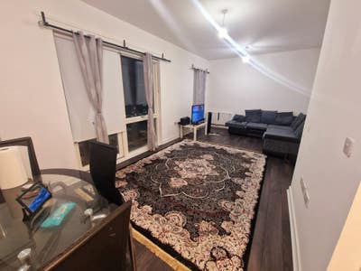 Entire 2-Bedroom Flat Available All Bills Included Main Photo