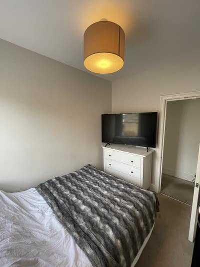 Light split double room in Fulham Main Photo