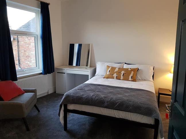 Double room with parking near Long Eaton Station Main Photo