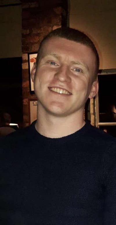 Professional Male seeking double room. Main Photo