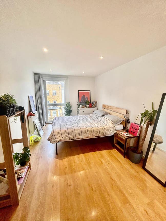 Spacious Room - London Fields / Victoria Park  Main Photo